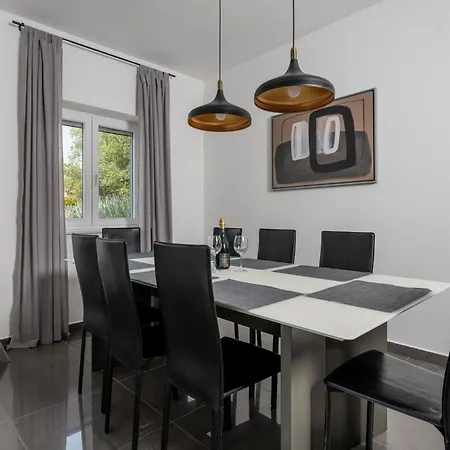 Malis Дом отдыха Veligolji